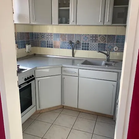 Zentrales Und Ruhiges Apartemt Mit Verkehrsanbindung Apartman *