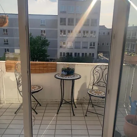 Zentrales Und Ruhiges Apartemt Mit Verkehrsanbindung Apartman *